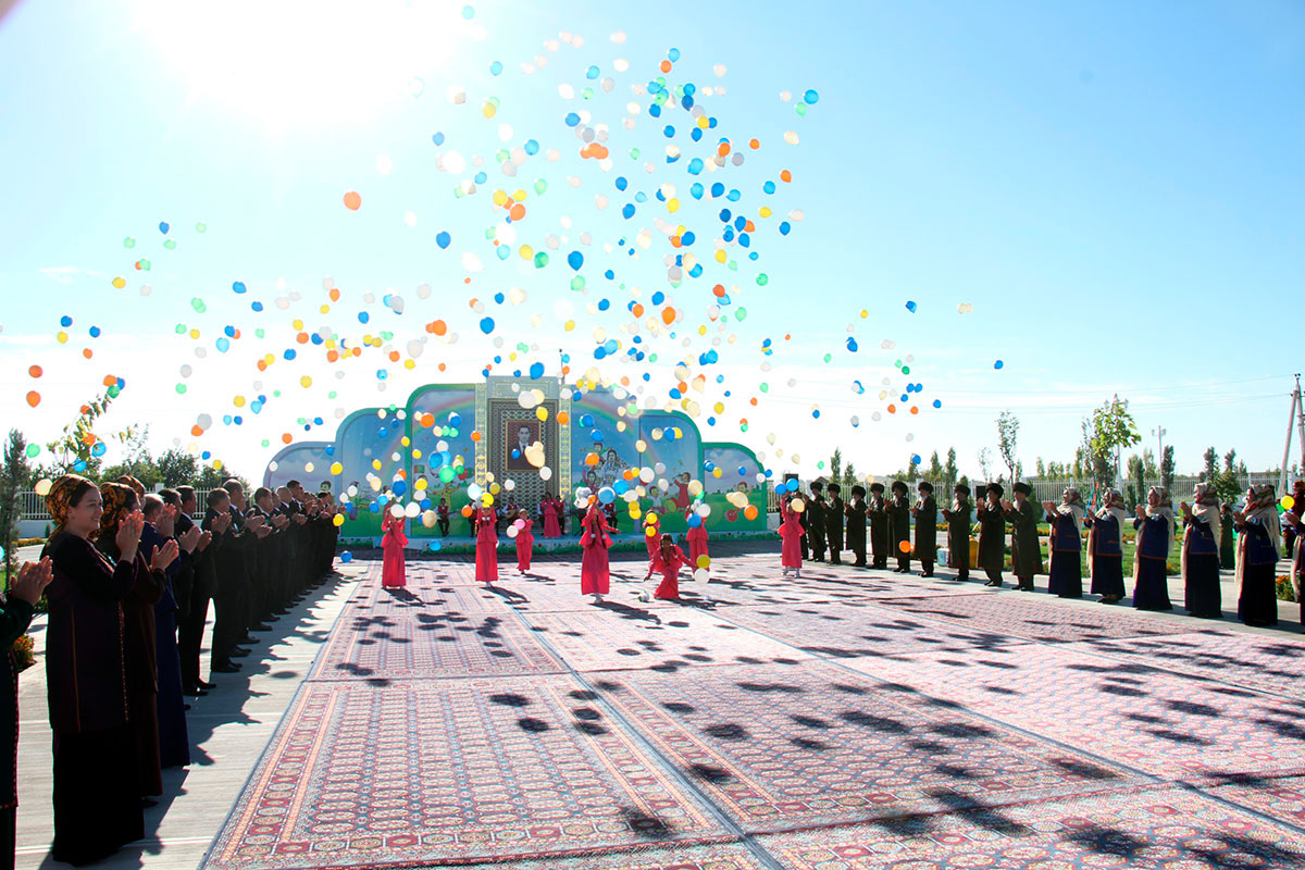 Прекрасный подарок к празднику